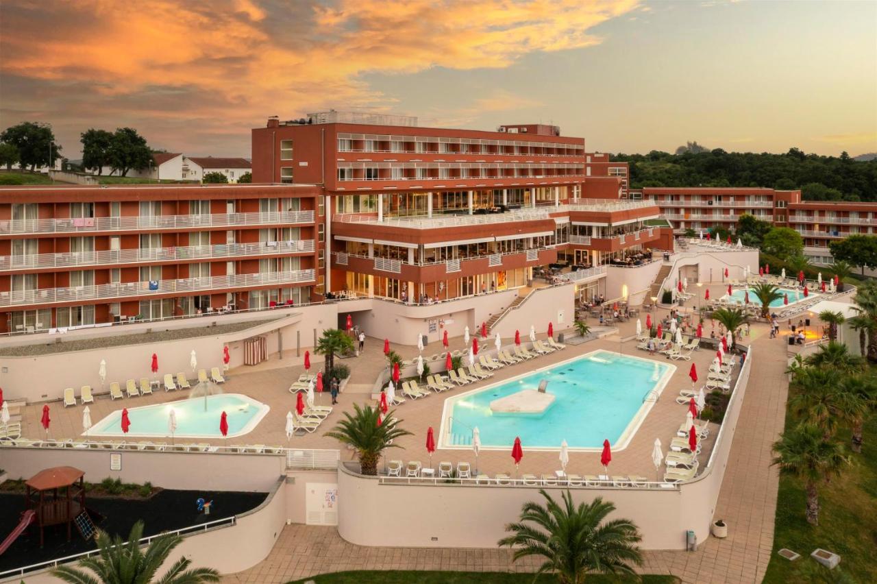 פורץ Hotel Albatros Plava Laguna מראה חיצוני תמונה