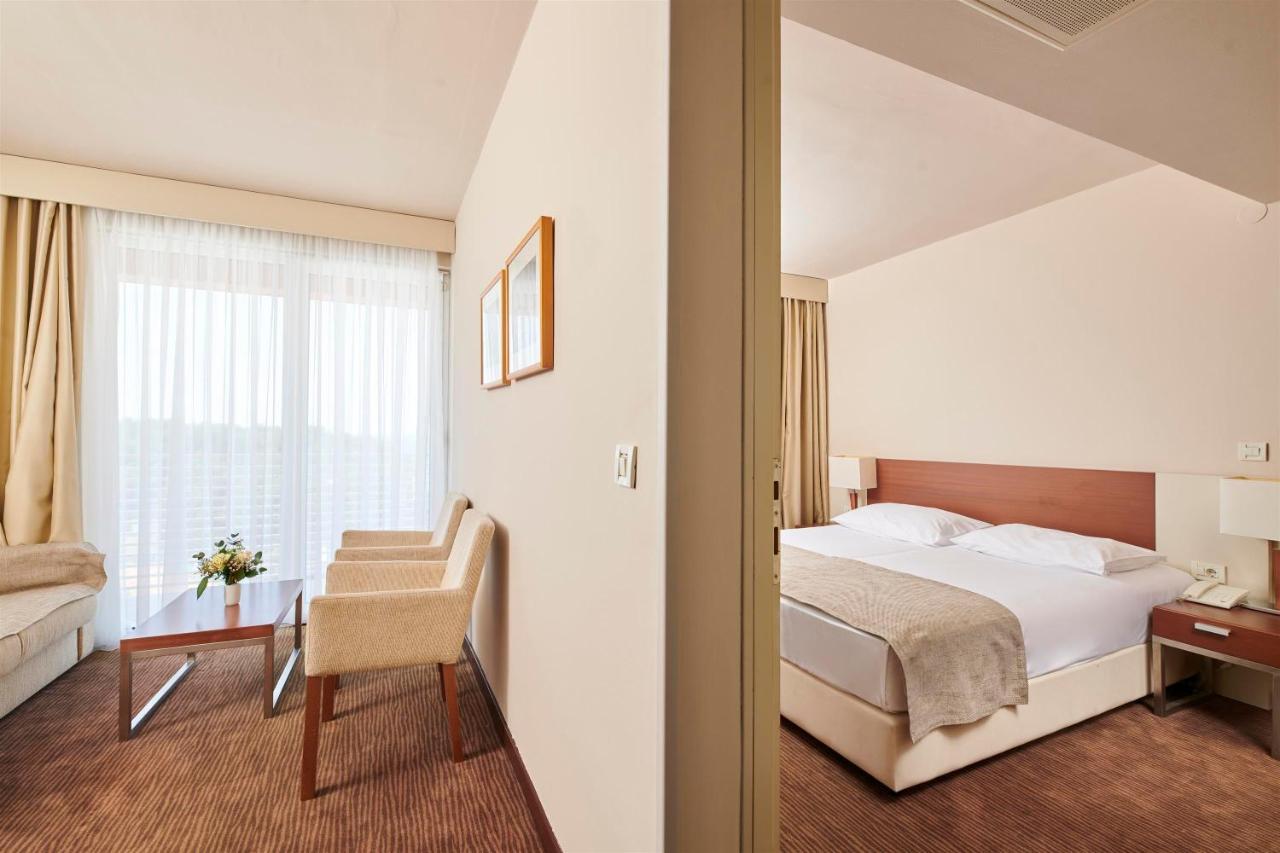 פורץ Hotel Albatros Plava Laguna מראה חיצוני תמונה